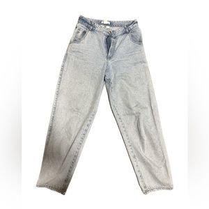 H&m mom jeans size 6 .. great condition